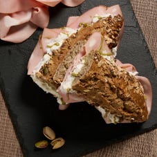 Sandwich à la Mortadella Bologna IGP et à la crème de pistache