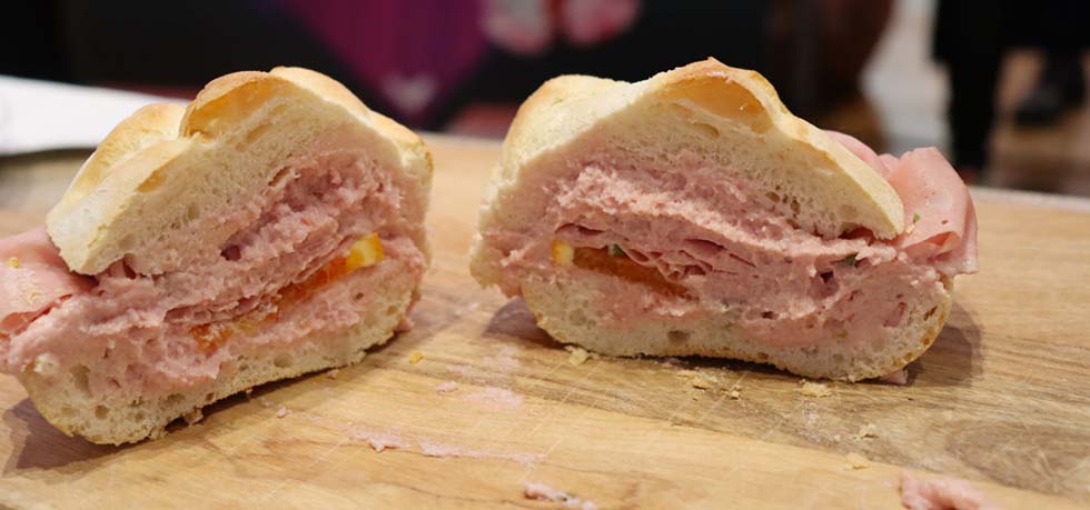 ROSETTA CON SPUMA DI MORTADELLA BOLOGNA IGP E MANDORLE