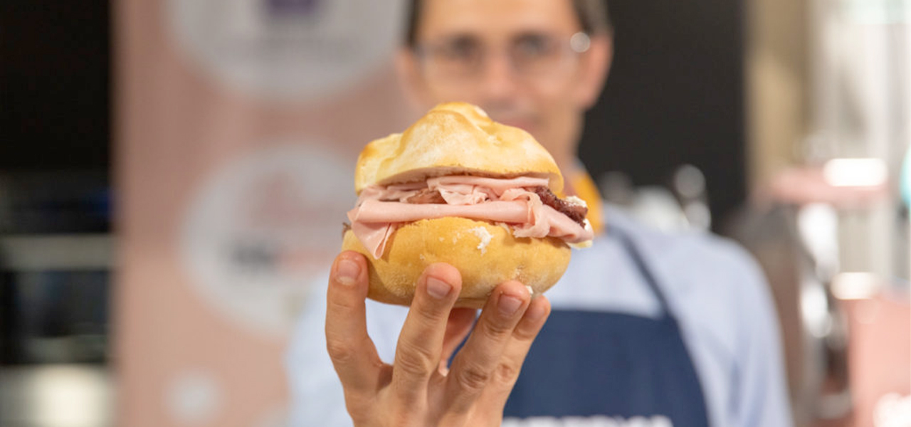 Rosetta di Mortadella Bologna IGP radicchio asiago DOP rafano