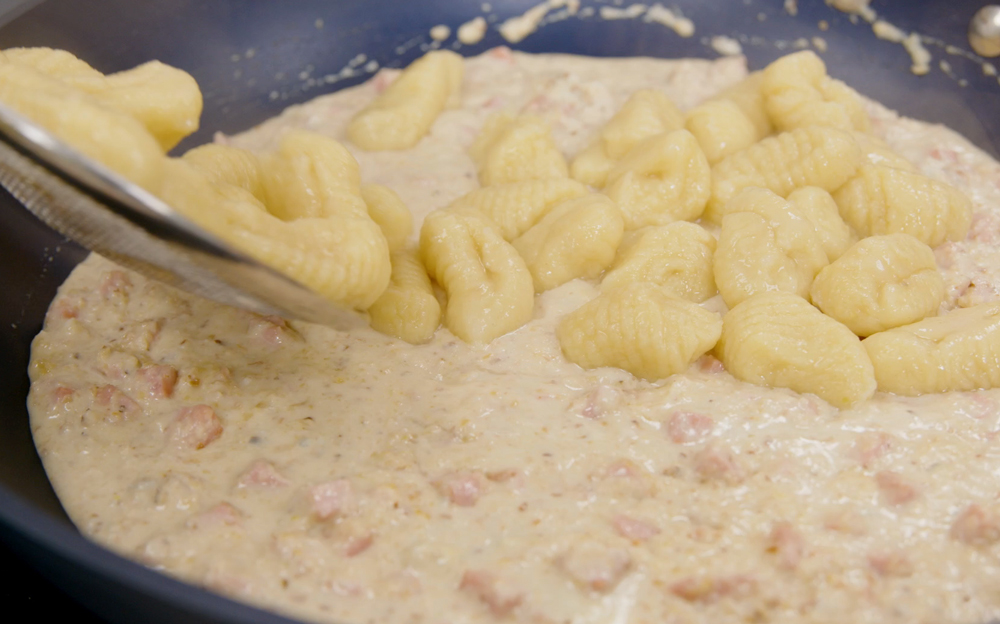 Step3_Gnocchi con salsa di noci e mortadella 2