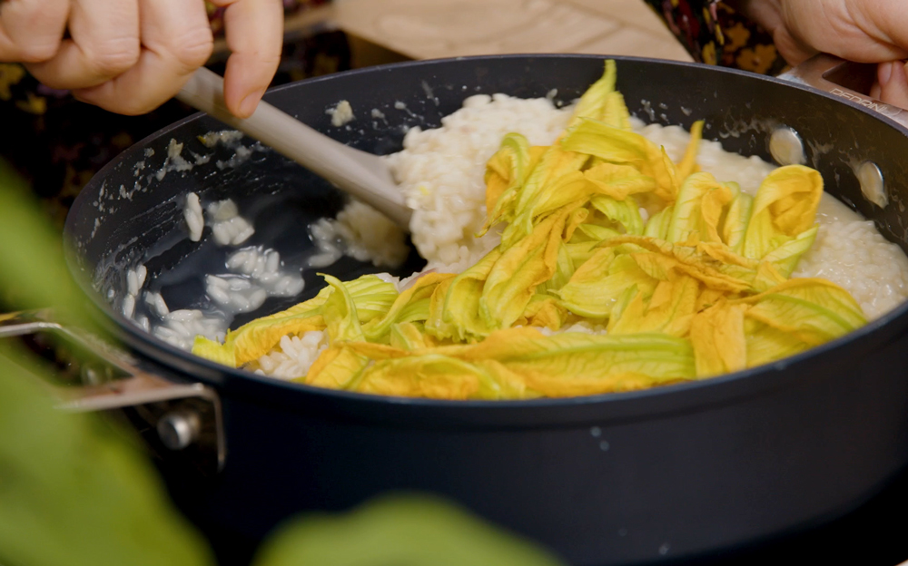 Step3_RISOTTO_CON_MORTADELLA_BOLOGNA_IGP_MASCARPONE_FIORI_DI_ZUCCA_E 2