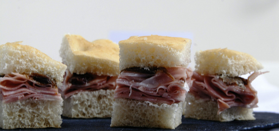 focaccia mortadella e acciughe